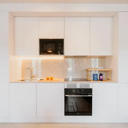Mary Orange - No 236 2e - Stylish One-bedroom Escape Lissabon