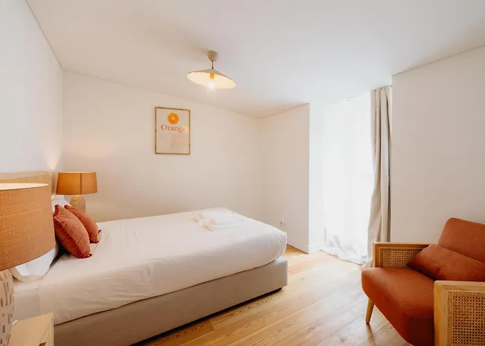 Mary Orange - No 236 2e - Stylish One-bedroom Escape Apartment