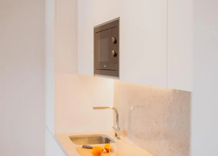 Mary Orange - No 236 2e - Stylish One-bedroom Escape