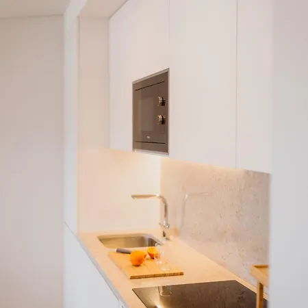 Mary Orange - No 236 2e - Stylish One-bedroom Escape